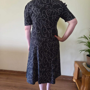 Size 18 Black Patterned Viscose Collar Fit and Flare Dress